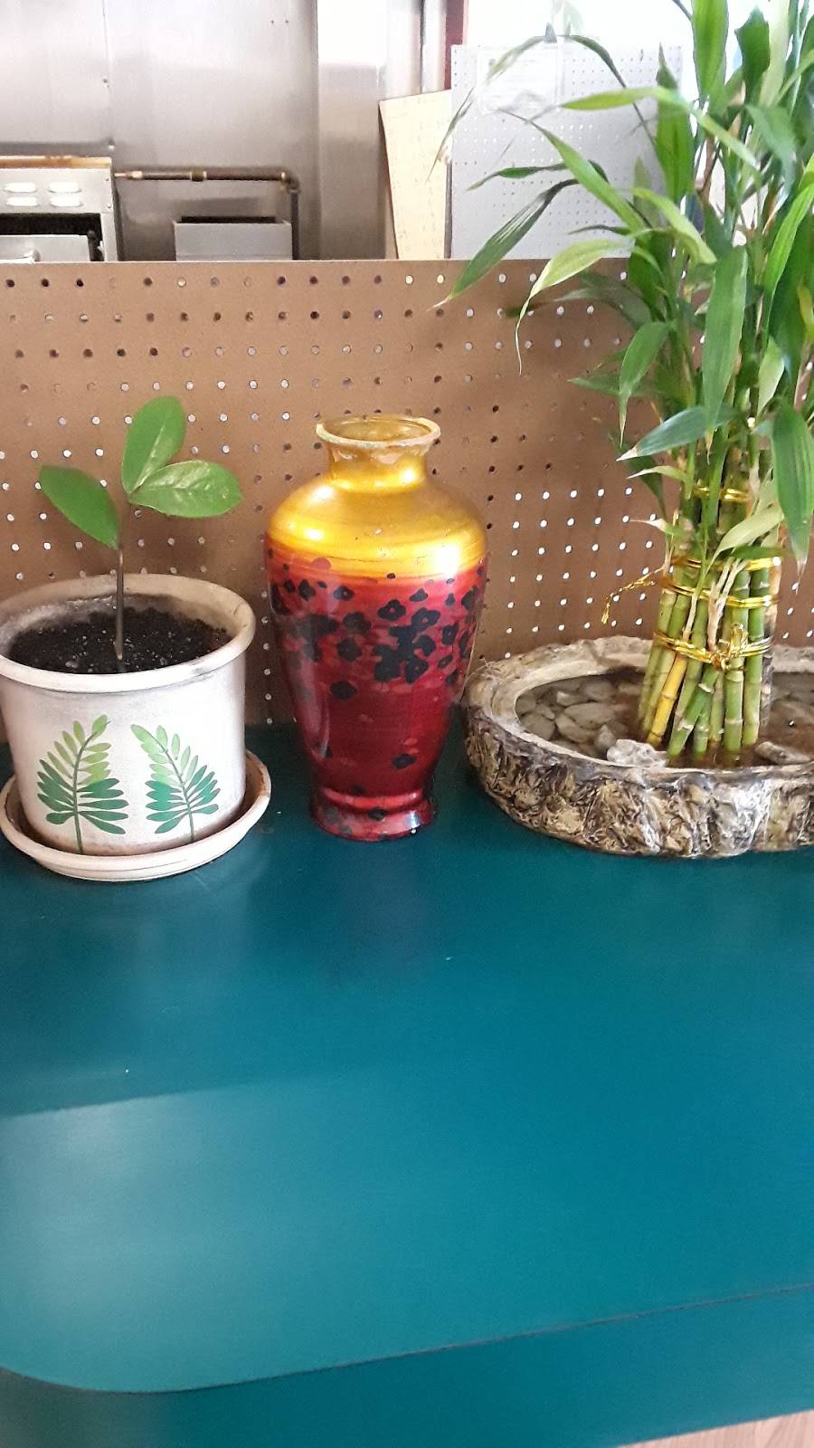 Feng Tong Chinese Kitchen | restaurant | 650 Park Ave, Keene, NH 03431, USA | 6033528600 OR +1 603-352-8600