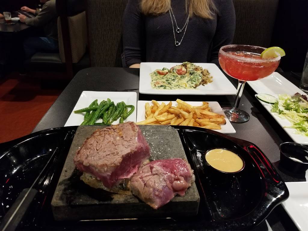 Black Rock Bar & Grill | restaurant | 2740 W 75th St, Naperville, IL 60564, USA | 6304458648 OR +1 630-445-8648