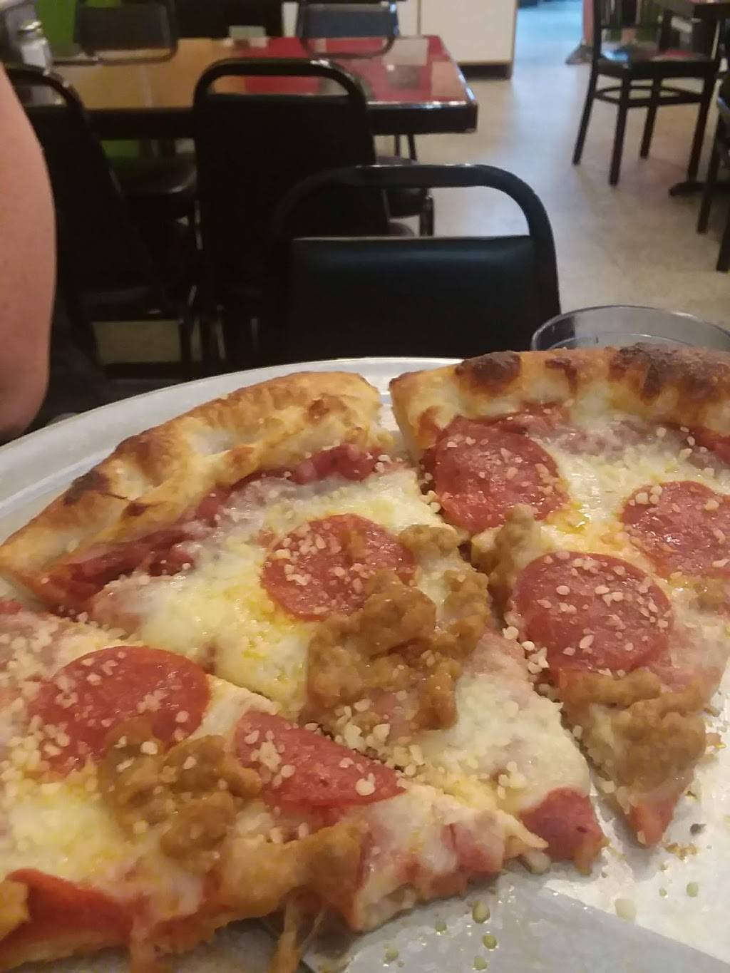 Heath Springs Pizzeria | restaurant | 111 Main St, Heath Springs, SC 29058, USA | 8032734327 OR +1 803-273-4327