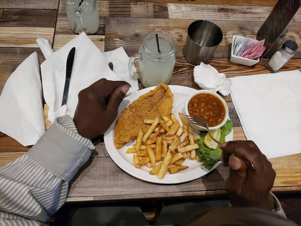 The Whiskey Barrel | restaurant | 325 E Main St, Galesburg, IL 61401, USA | 3092974531 OR +1 309-297-4531