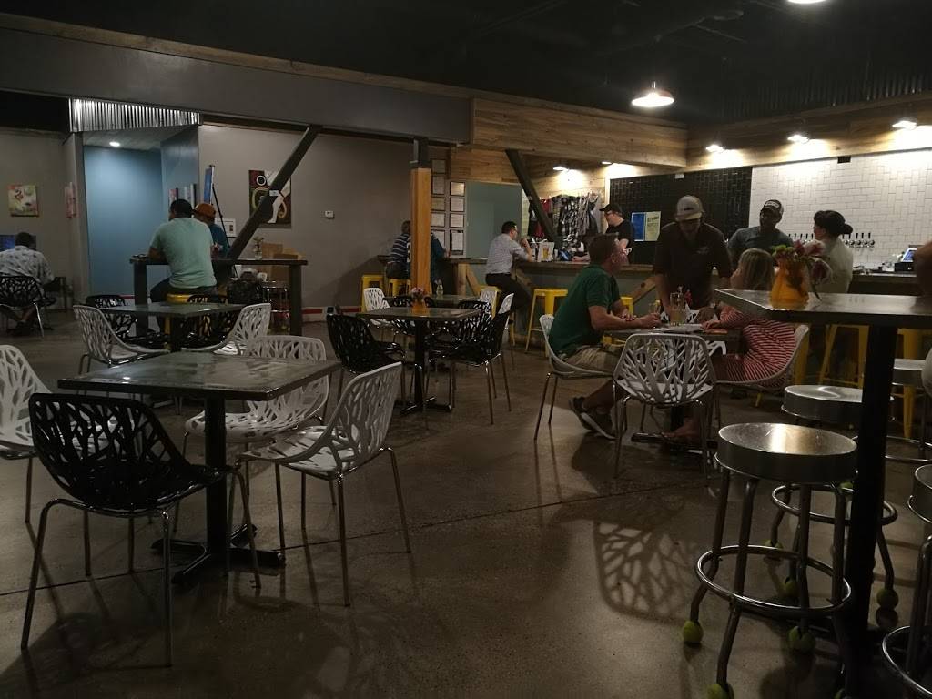 Tractor Brewing Company Four Hills | restaurant | 13170 Central Ave SE, Albuquerque, NM 87123, USA | 5055542462 OR +1 505-554-2462