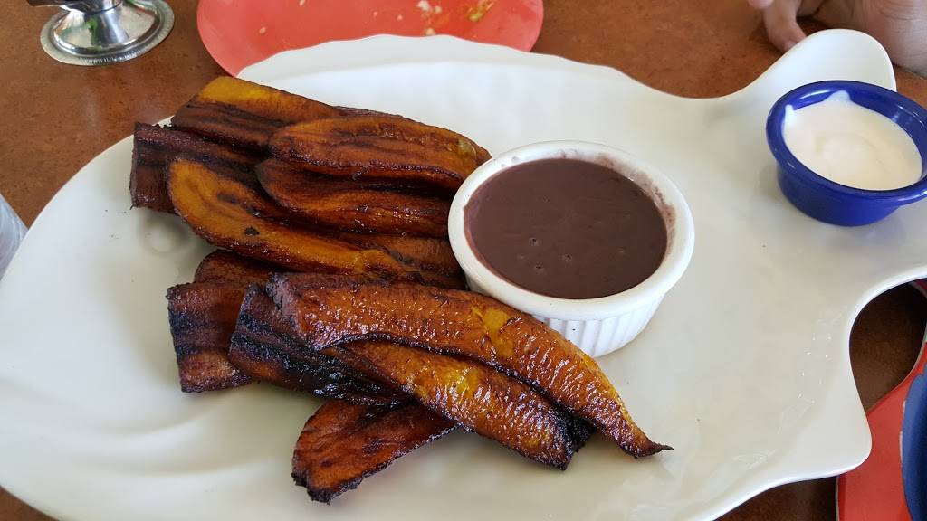 Gladys Restaurante Salvadoreño | restaurant | 1423 S Country Club Dr, Mesa, AZ 85210, USA | 4806492541 OR +1 480-649-2541