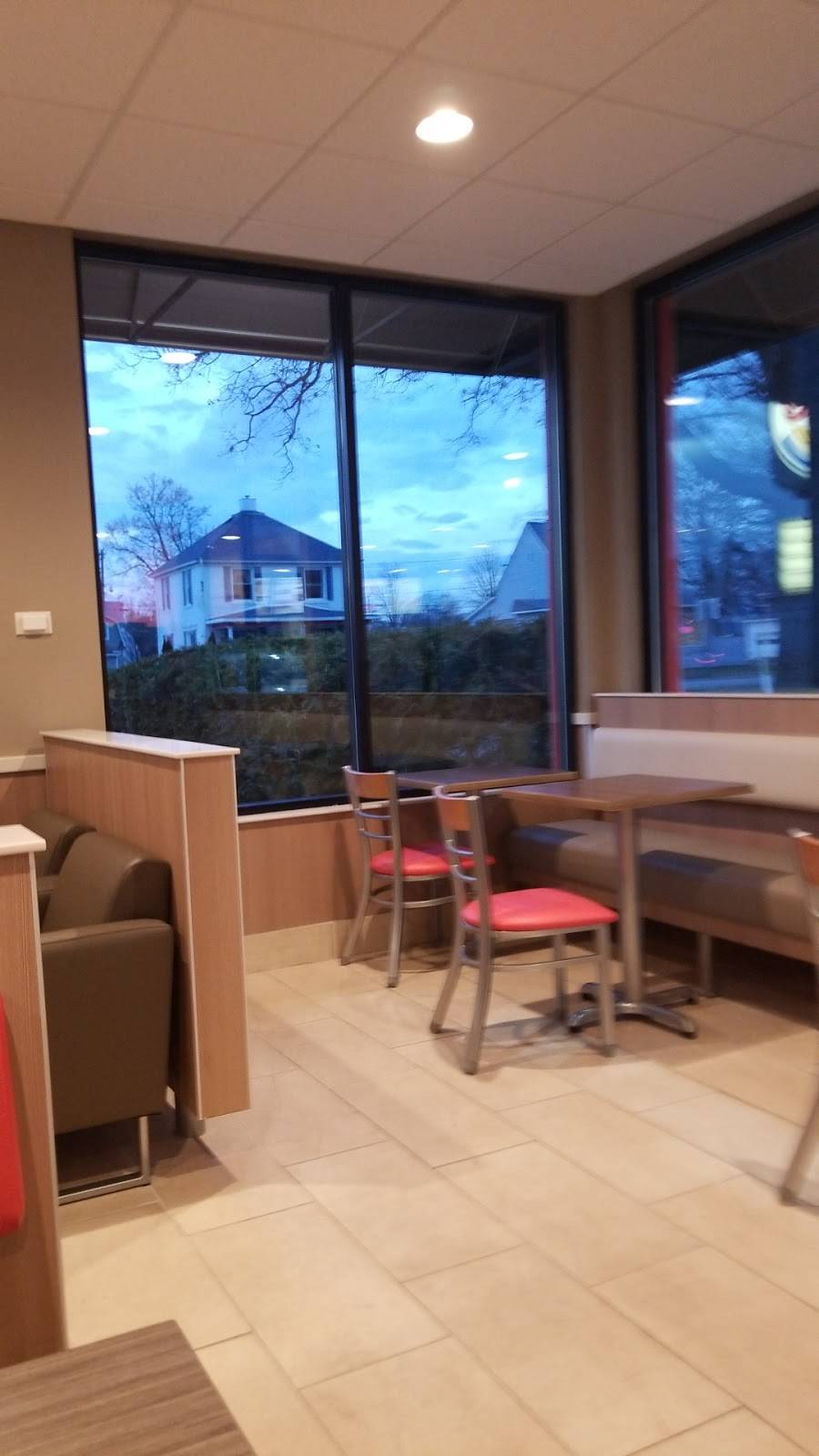 Burger King | restaurant | 809 S Main St, Eaton Rapids, MI 48827, USA | 5176638316 OR +1 517-663-8316