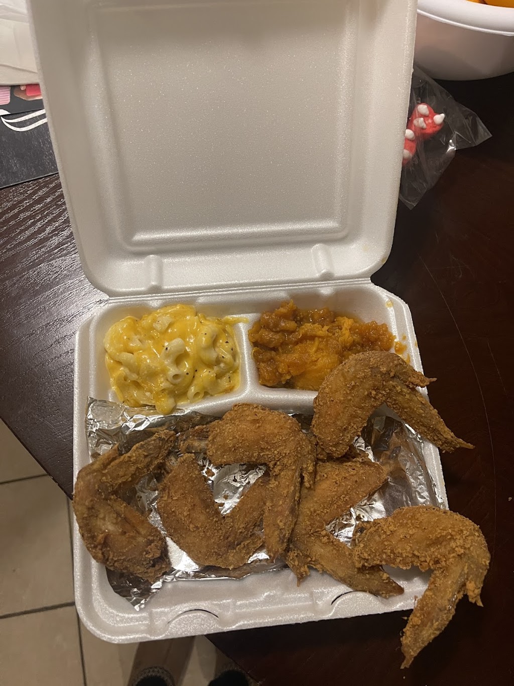 Lavish | restaurant | 512 Avenue of the States, Chester, PA 19013, USA | 4844804708 OR +1 484-480-4708