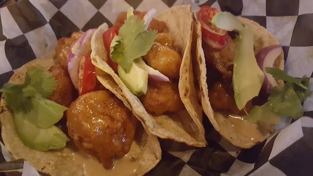 Wolcott Tap | restaurant | 1834 W Montrose Ave, Chicago, IL 60613, USA | 7733607579 OR +1 773-360-7579