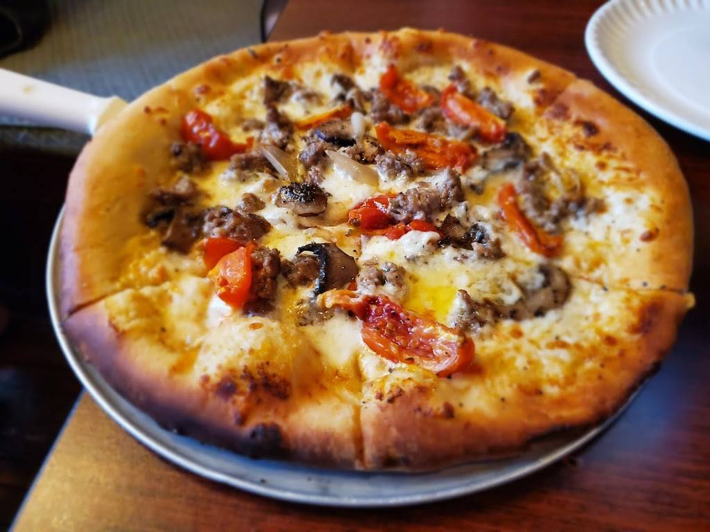 Zoobies Old Town Tavern | restaurant | 1200 N Larch St, Lansing, MI 48906, USA | 5178973563 OR +1 517-897-3563