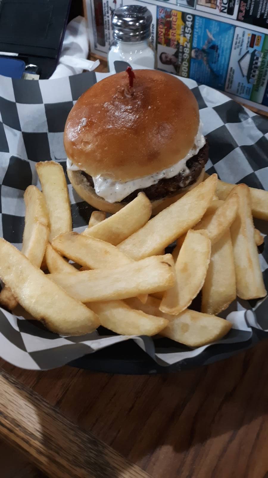 Chapz Roadhouse | restaurant | 9950 N Greenville Rd, Lakeview, MI 48850, USA | 9892876096 OR +1 989-287-6096