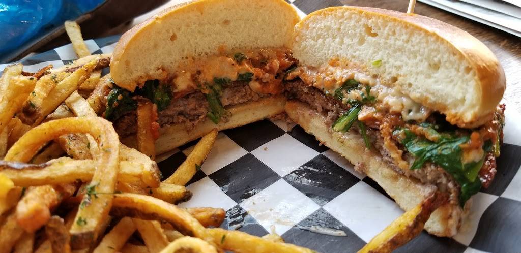 Honest Abes Burgers & Freedom | restaurant | 126 N 14th St, Lincoln, NE 68508, USA | 4022614904 OR +1 402-261-4904