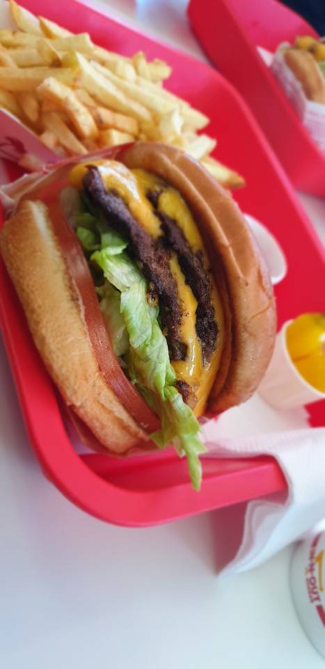 In-N-Out Burger | restaurant | 14341 Firestone Blvd, La Mirada, CA 90638, USA | 8007861000 OR +1 800-786-1000