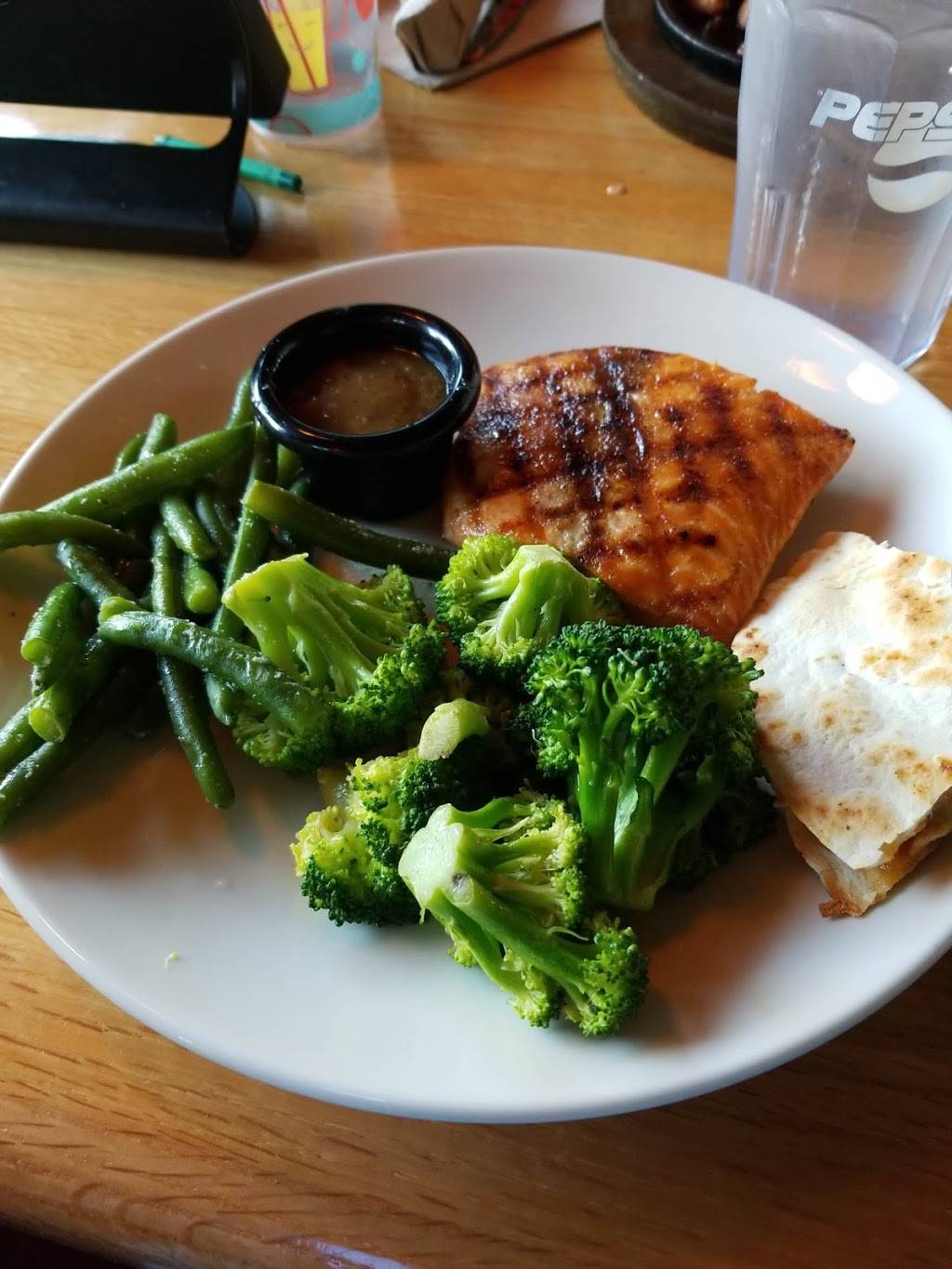 Applebees Grill + Bar | restaurant | 17101 Haggerty Rd, Northville, MI 48167, USA | 2483749032 OR +1 248-374-9032