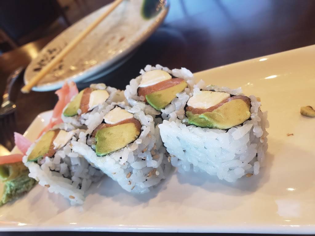 Red Ginger | restaurant | 2230 Edgewood Rd SW, Cedar Rapids, IA 52404, USA | 3193964293 OR +1 319-396-4293