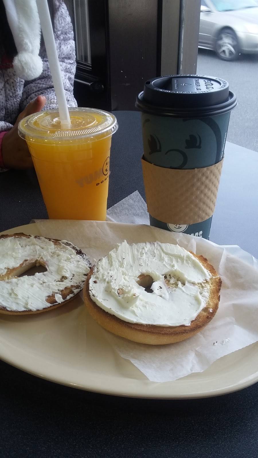 Yum Yum Donuts | bakery | 23342 Lyons Ave, Newhall, CA 91321, USA | 6617993667 OR +1 661-799-3667