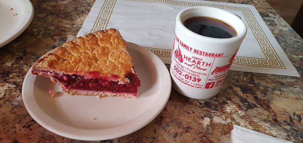 Bergen Farm Market Family Restaurant | restaurant | 90 S Lake Ave, Bergen, NY 14416, USA | 5854941320 OR +1 585-494-1320