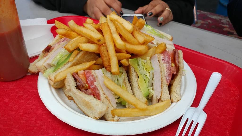 Georges Drive-In | restaurant | 9910 Magnolia Ave, Riverside, CA 92503, USA | 9516882471 OR +1 951-688-2471