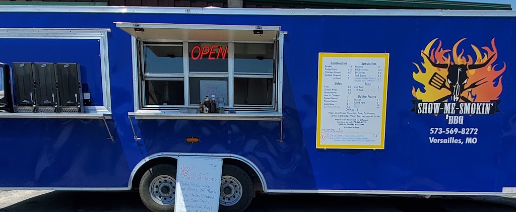 Show-Me Smokin BBQ | restaurant | 819 W Newton St, Versailles, MO 65084, USA | 5735698272 OR +1 573-569-8272