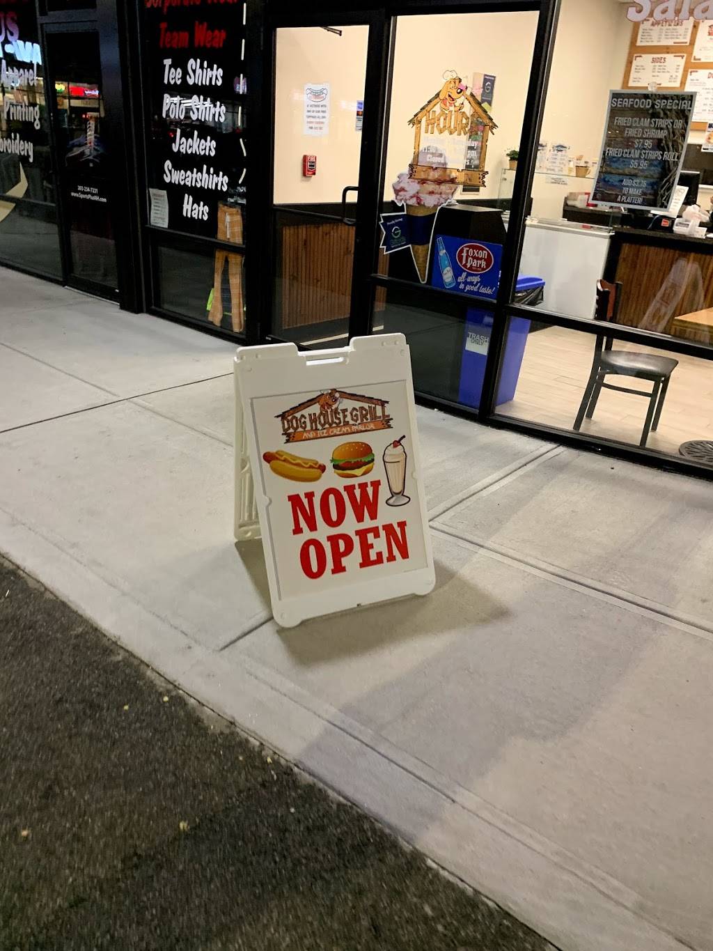 Dog house grill and ice cream parlor | restaurant | 117 Washington Ave, North Haven, CT 06473, USA | 2033905128 OR +1 203-390-5128