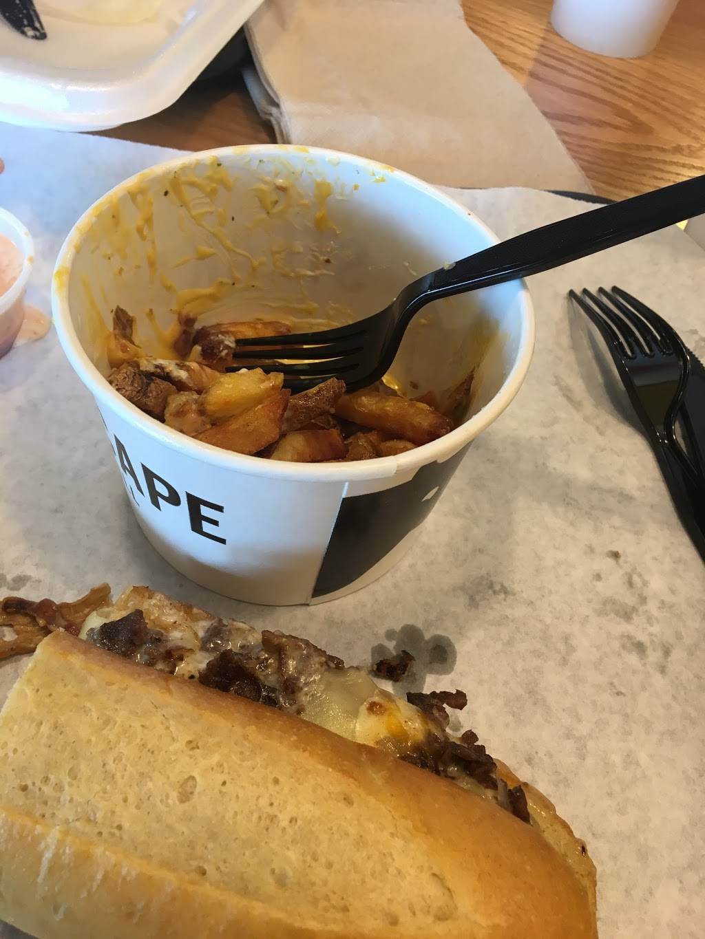 Steak Escape | restaurant | 2440 Lake Cir Dr, Indianapolis, IN 46268, USA | 3178205411 OR +1 317-820-5411