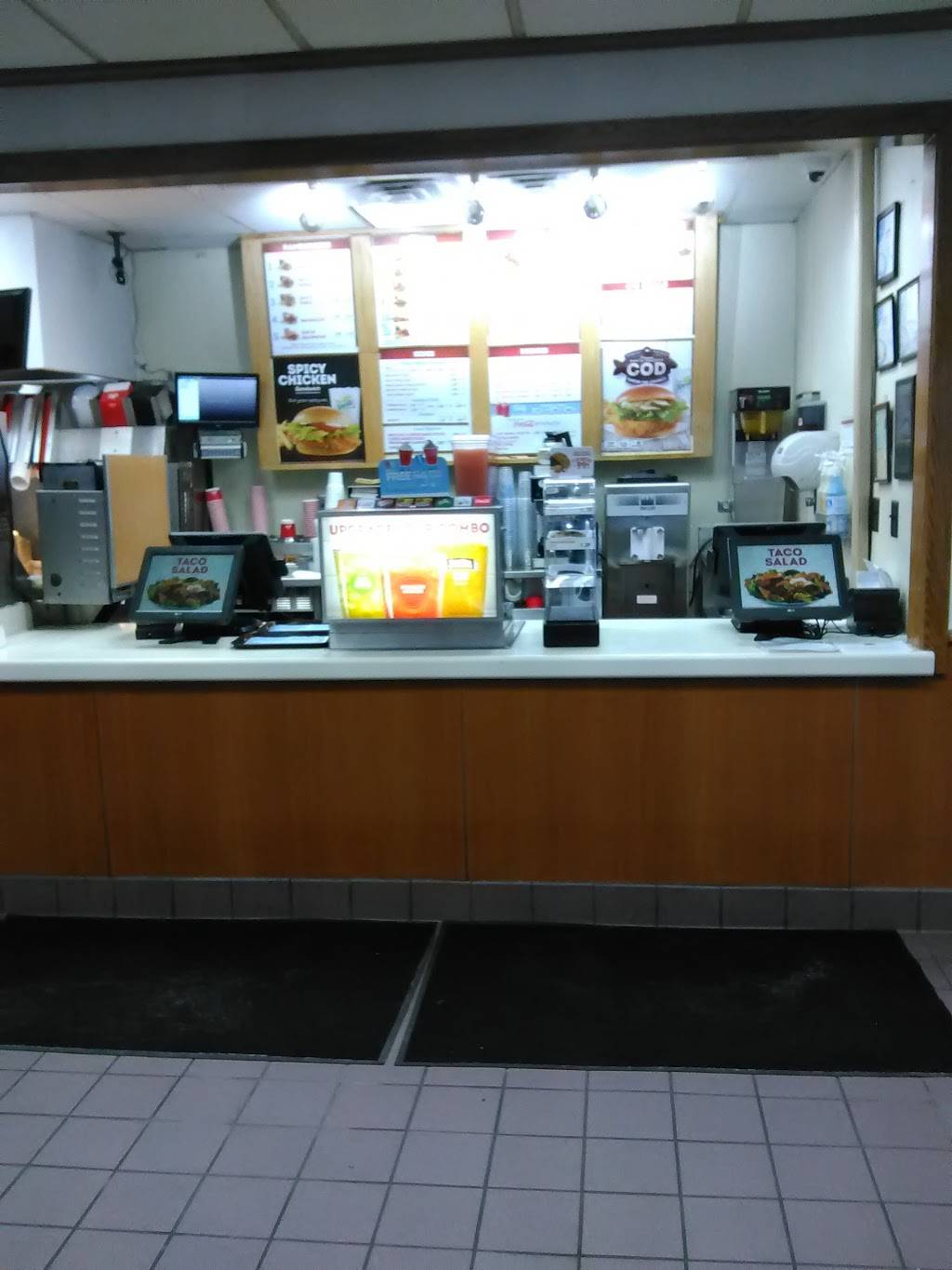 Wendys | restaurant | 330 W. Nine Mile Rd, Hazel Park, MI 48030, USA | 2485410048 OR +1 248-541-0048