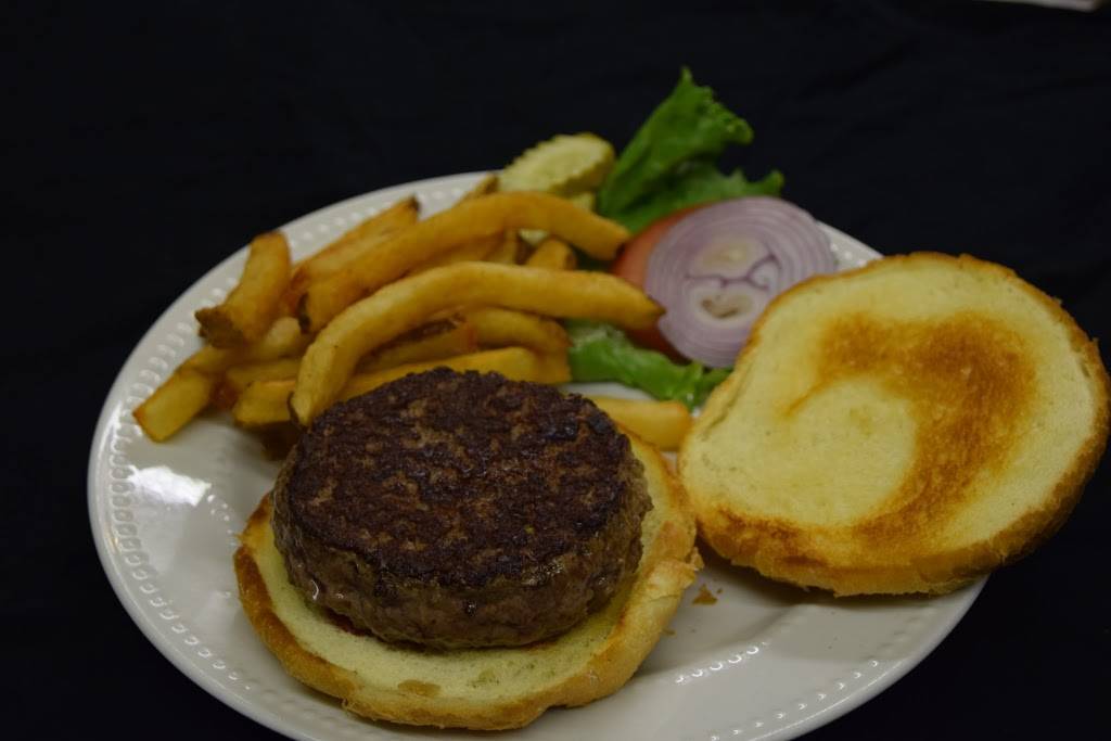 Nashotah Clubhouse | restaurant | N44w32998 Watertown Plank Rd, Nashotah, WI 53058, USA | 2623676684 OR +1 262-367-6684