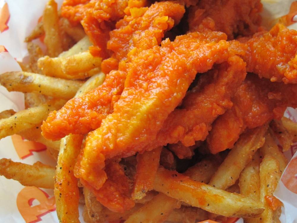 Popeyes | meal takeaway | 310 Harwood Ave S, Ajax, ON L1S 2J1, Canada | 9054263500 OR +1 905-426-3500