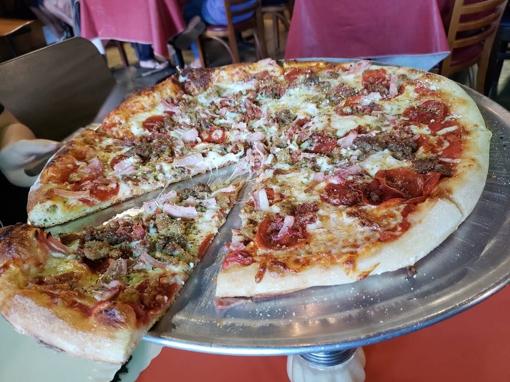 Caps Pizza | restaurant | 725 27th Ave SW, Vero Beach, FL 32968, USA | 7727702277 OR +1 772-770-2277