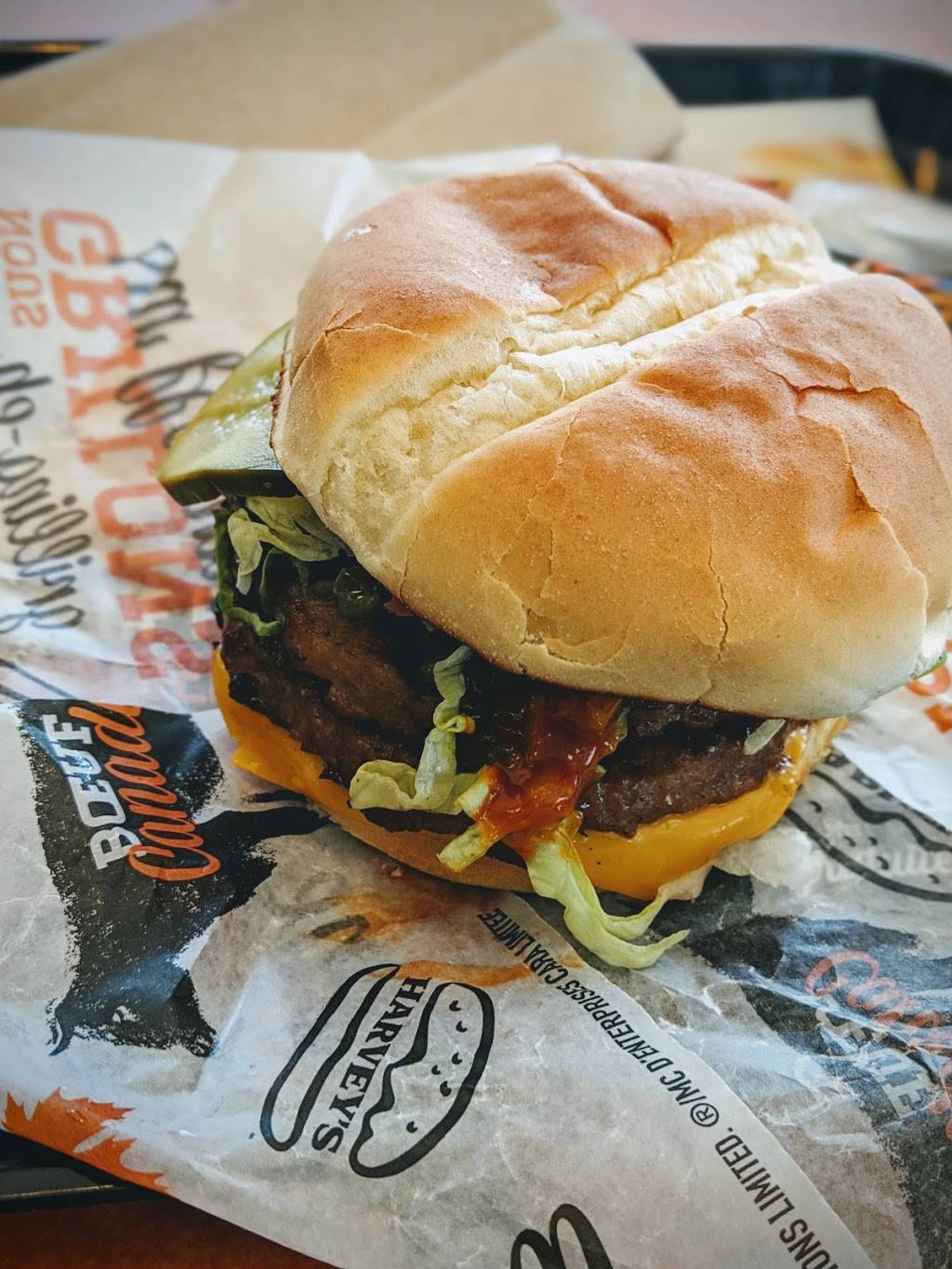 Harveys | restaurant | 7475 Boulevard Décarie, Montréal, QC H4P 2G9, Canada | 5147383588 OR +1 514-738-3588