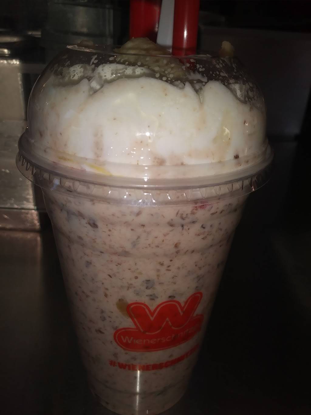 Wienerschnitzel | restaurant | 2155 S 6th Ave, Tucson, AZ 85713, USA | 5206242720 OR +1 520-624-2720