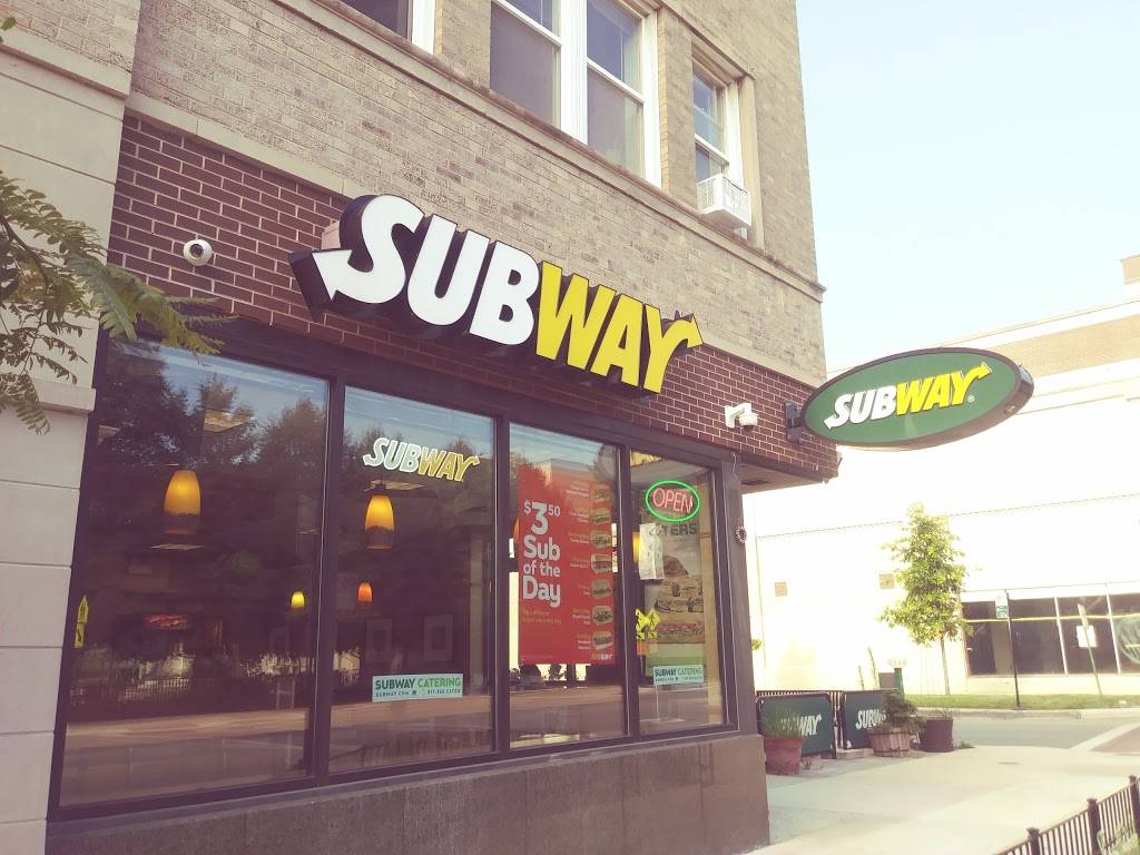 Subway Restaurants | restaurant | 1938 W Lawrence Ave, Chicago, IL 60640, USA | 7735060077 OR +1 773-506-0077