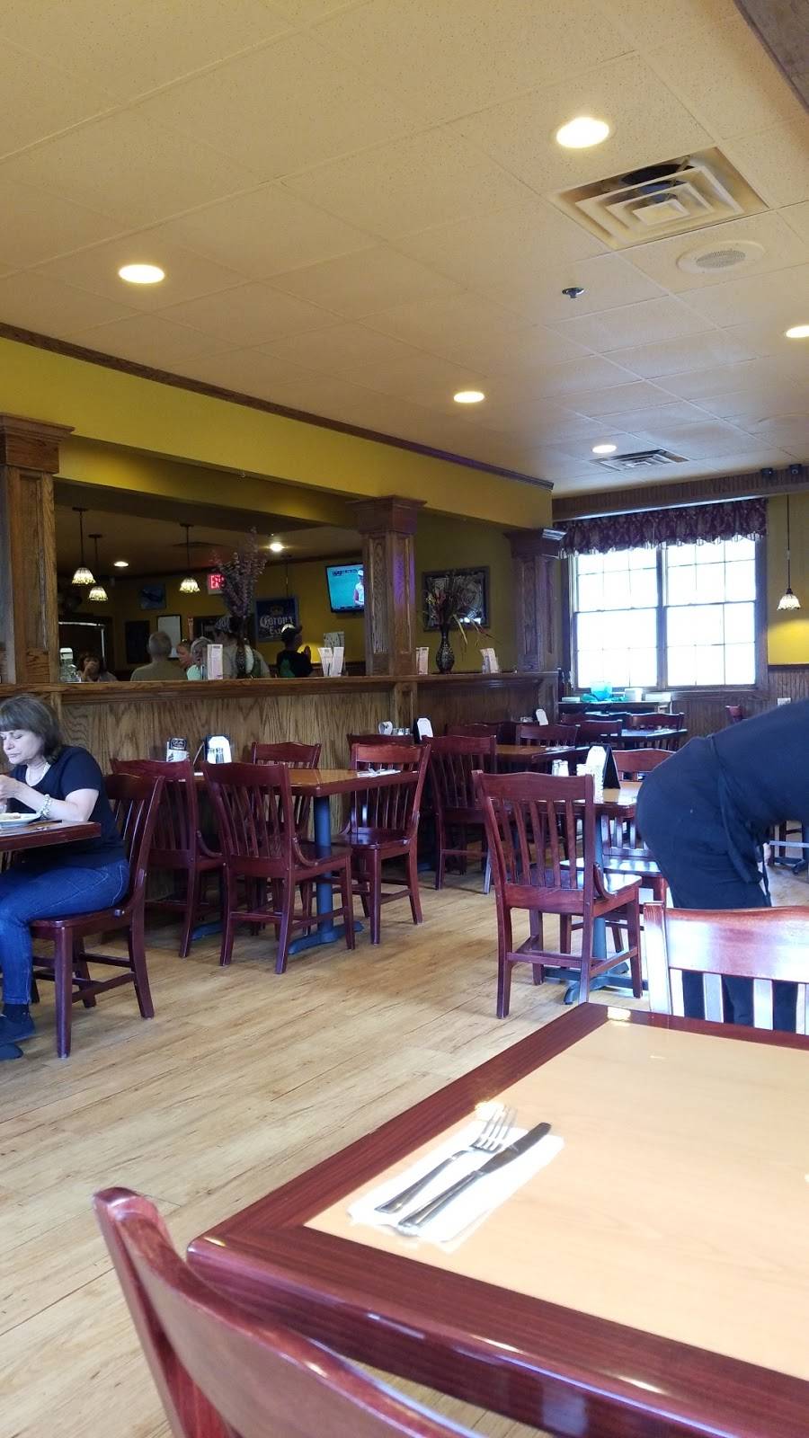 Grille on Main Restaurant & Bar | restaurant | 306 Main St, Douglas, MA 01516, USA | 5084765661 OR +1 508-476-5661