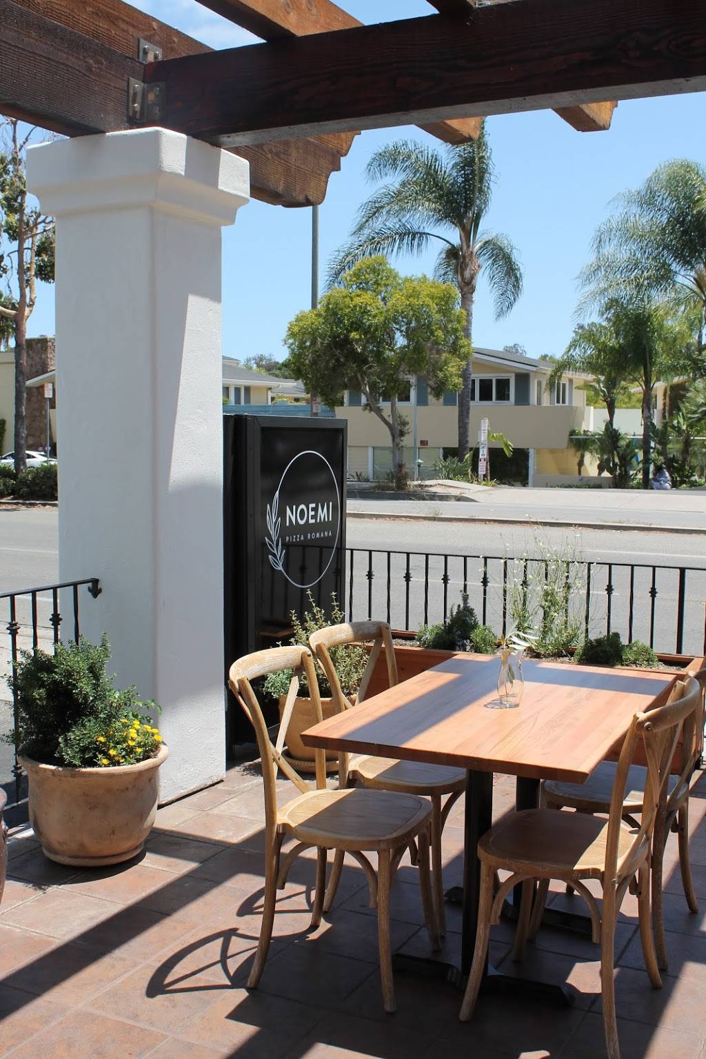 Noemi Pizza Romana | restaurant | 3534 State St, Santa Barbara, CA 93105, USA | 8058692119 OR +1 805-869-2119