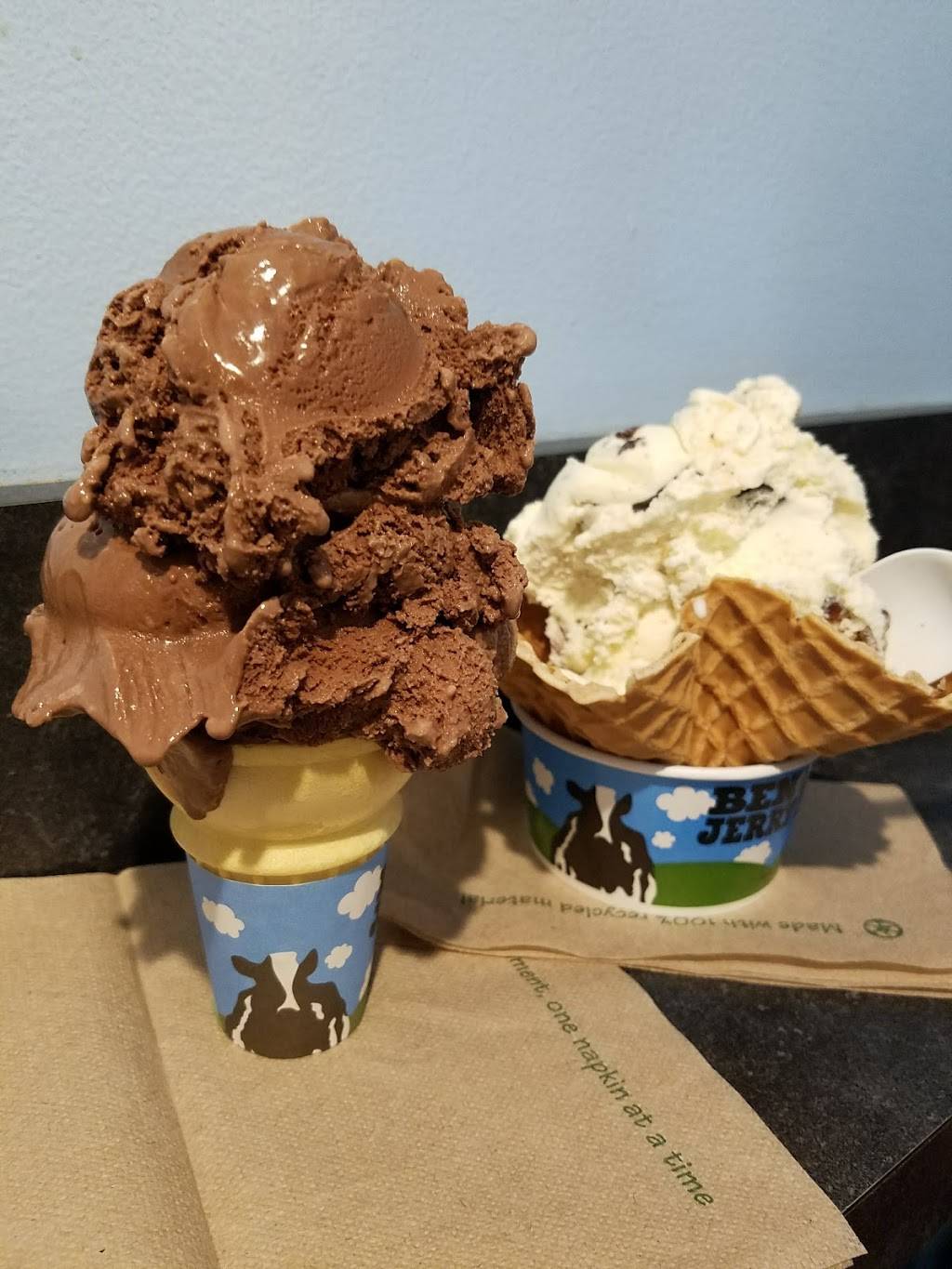 Bonfire Restaurant & Country Bar Manchester | restaurant | 950 Elm St, Manchester, NH 03101, USA | 6032175600 OR +1 603-217-5600