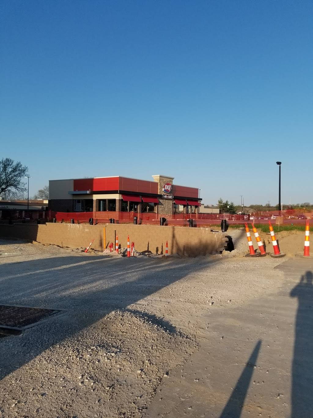 Dairy Queen Grill & Chill | restaurant | 15850 Clayton Rd, Ballwin, MO 63011, USA | 6363942309 OR +1 636-394-2309