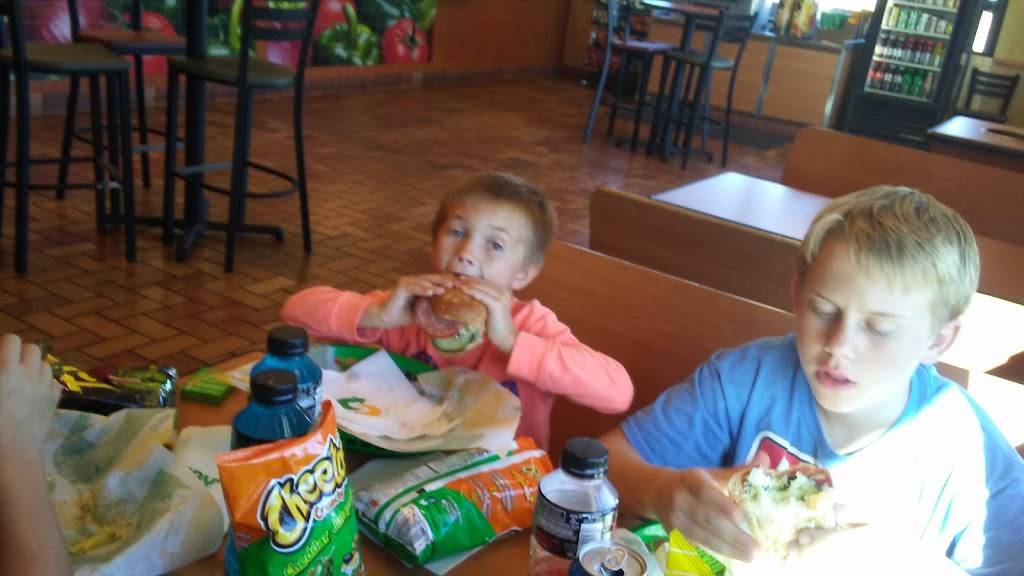 Subway | restaurant | 18768 Outer Hwy 18 N #210, Apple Valley, CA 92307, USA | 7609462297 OR +1 760-946-2297