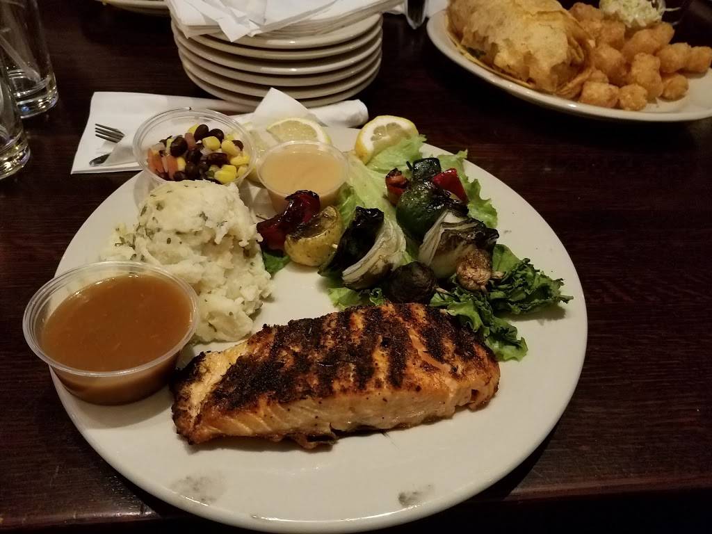 Hawkeyes Bar & Grill | restaurant | 1458 W Taylor St, Chicago, IL 60607, USA | 3122263951 OR +1 312-226-3951