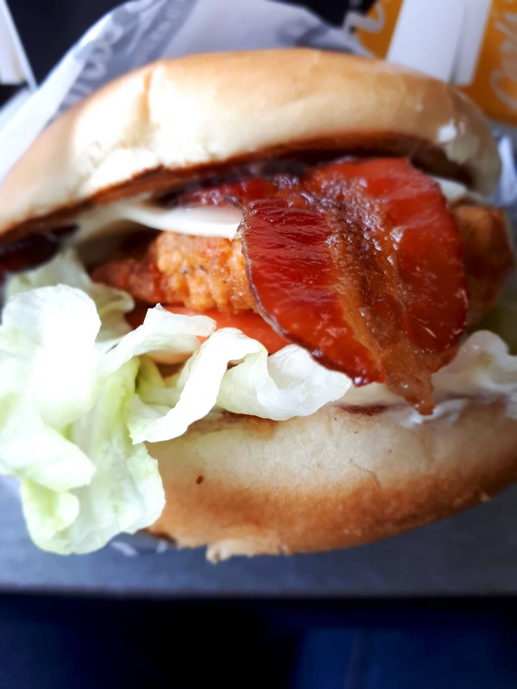 Carls Jr. | restaurant | 4916 E Chandler Blvd, Phoenix, AZ 85048, USA | 4807535733 OR +1 480-753-5733