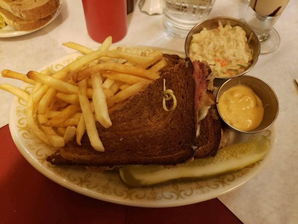 Kegels Inn | restaurant | 5901 W National Ave, West Allis, WI 53214, USA | 4142579999 OR +1 414-257-9999