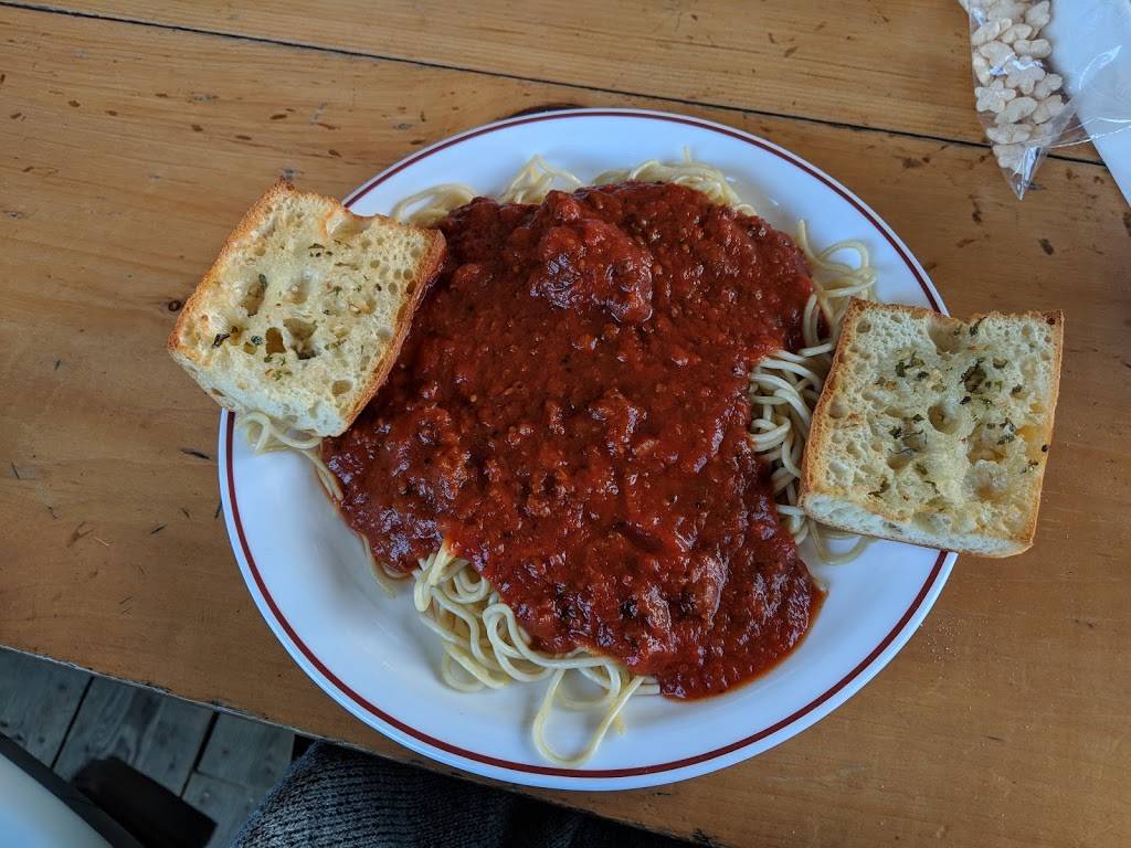 Bar Saloon Domaine Magaline | restaurant | 7091 Montée Villeneuve, Mirabel, QC J7N 2H1, Canada | 4502584132 OR +1 450-258-4132