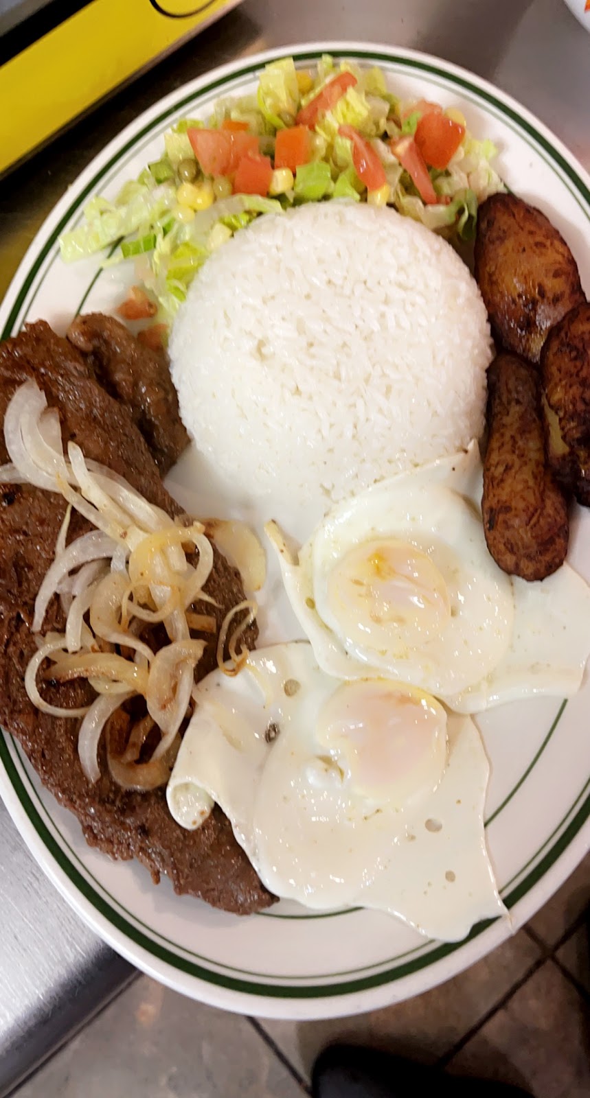 Delicias K&J restaurant | restaurant | 76 Walnut St, Peabody, MA 01960, USA | 9785872825 OR +1 978-587-2825