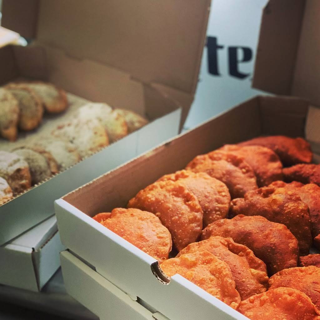 Café Mamajuana | restaurant | 88 Oak St, Burlington, VT 05401, USA | 8023168128 OR +1 802-316-8128