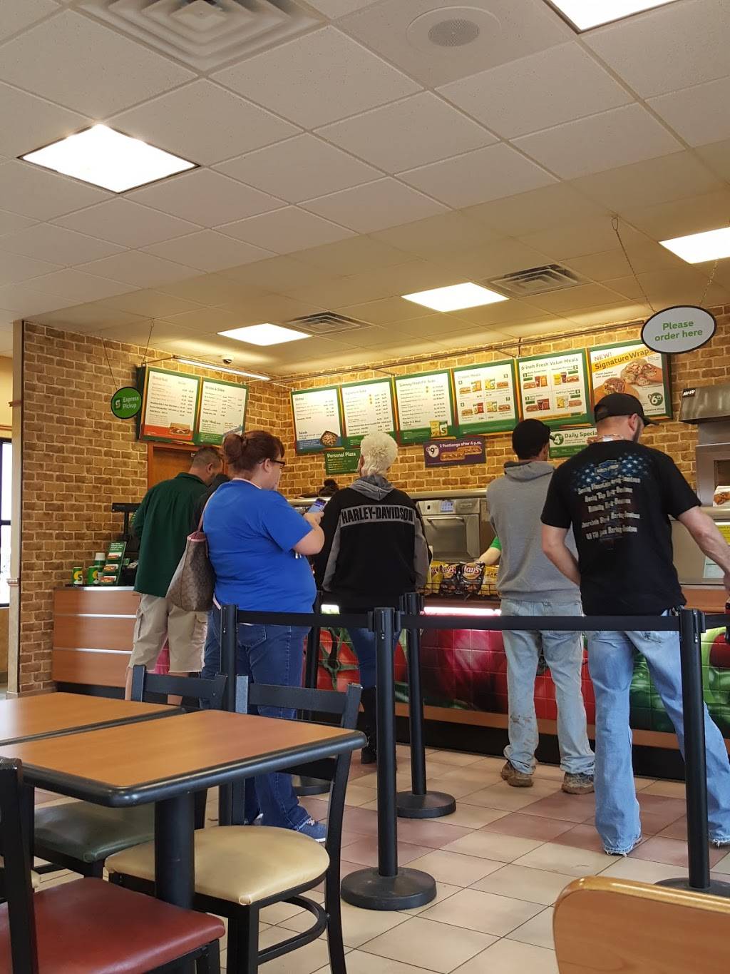 Subway | restaurant | 701 Sango Rd, Clarksville, TN 37043, USA | 9313584274 OR +1 931-358-4274