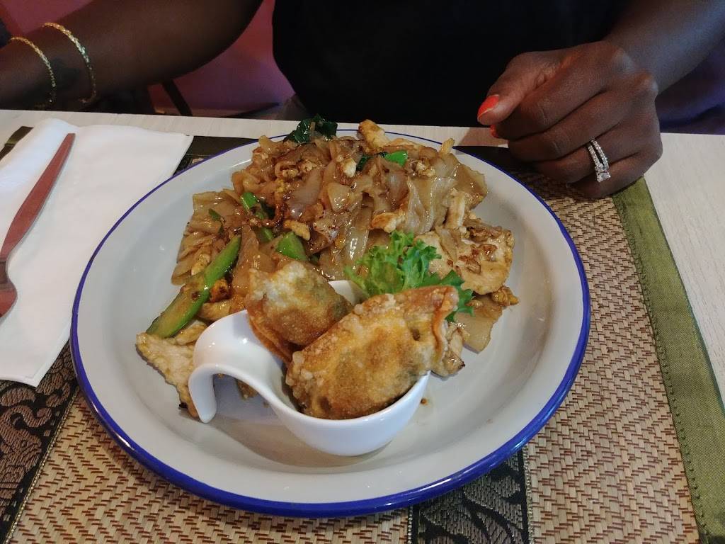 Stang Thai | restaurant | 3019 Fort Hamilton Pkwy, Brooklyn, NY 11218, USA | 7184366932 OR +1 718-436-6932