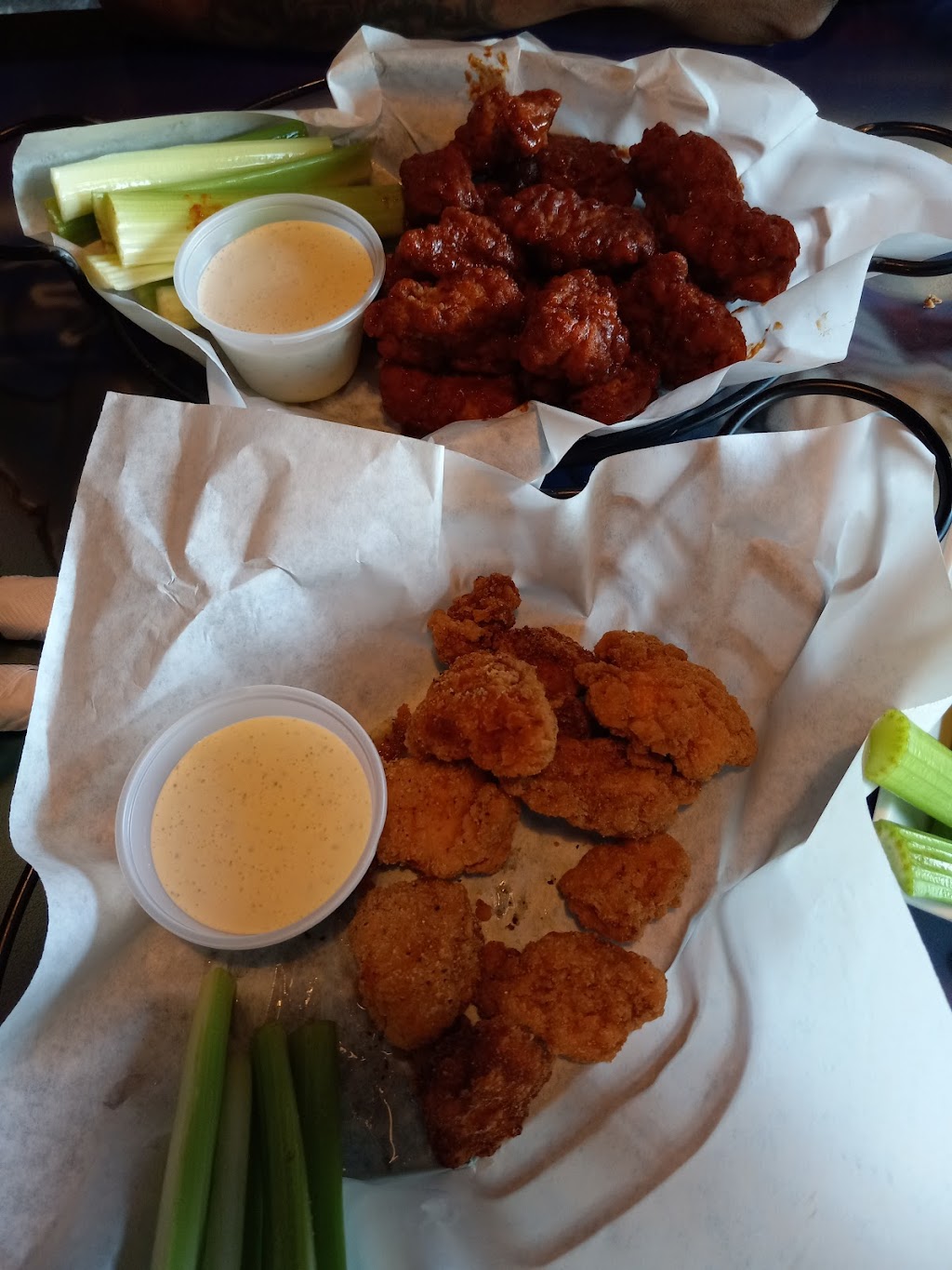 Hooligans Sports Bar and Grill | restaurant | 8220 NE Vancouver Plaza Dr, Vancouver, WA 98662, USA | 3608281388 OR +1 360-828-1388