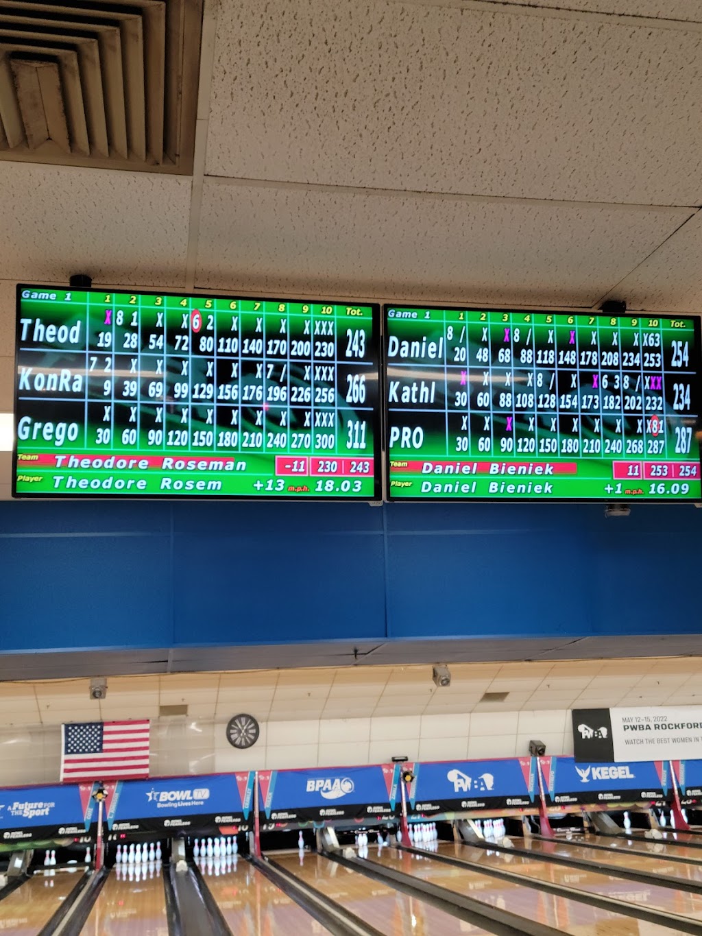 The Cherry Bowl | restaurant | 7171 Cherryvale N Blvd, Rockford, IL 61112, USA | 8153329595 OR +1 815-332-9595