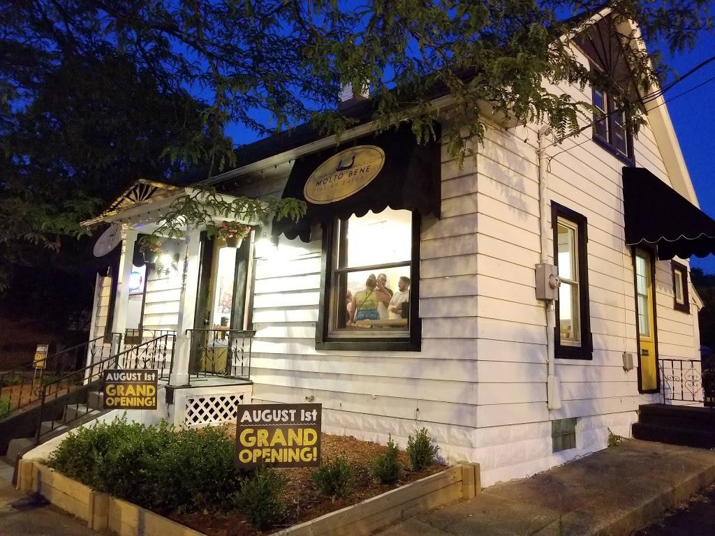 Molto Bene Italian Eatery | restaurant | 18401 Detroit Ave, Lakewood, OH 44107, USA | 2162737333 OR +1 216-273-7333