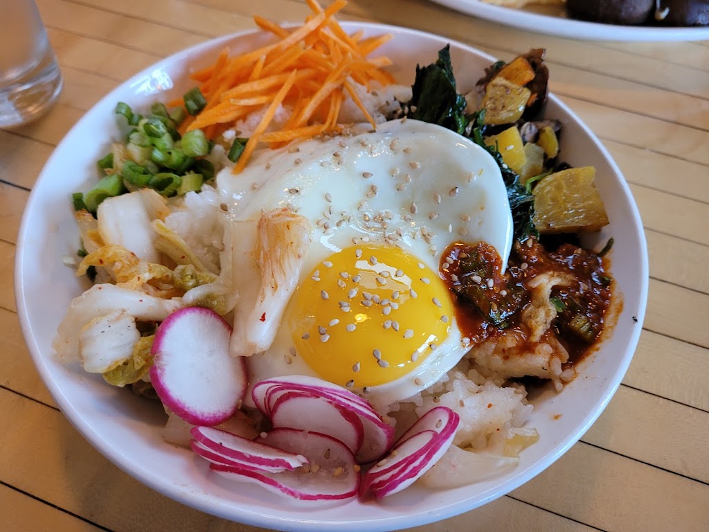 Bryant Lake Bowl and Theater | restaurant | 810 W Lake St, Minneapolis, MN 55408, USA | 6128253737 OR +1 612-825-3737