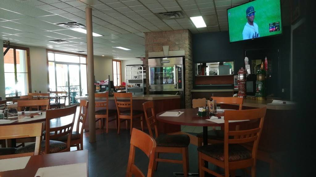 Maurice Pizzeria | restaurant | 5765 Rue Foster, Waterloo, QC J0E 2N0, Canada | 4505393181 OR +1 450-539-3181