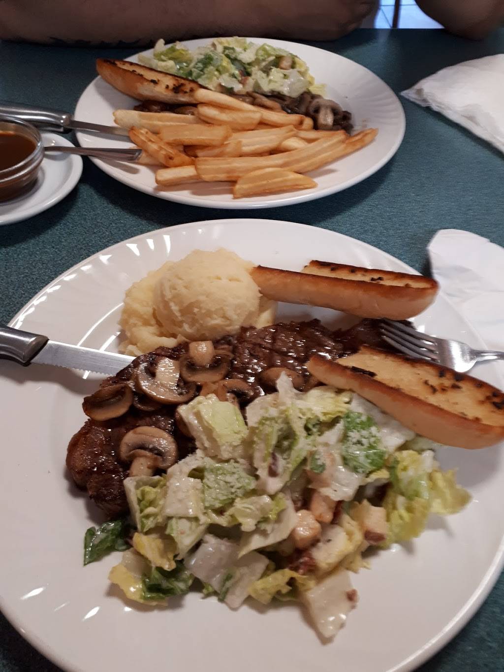 Piccadilly Square Restaurant | restaurant | 455 Dundas St, Woodstock, ON N4S 1C2, Canada | 5195394224 OR +1 519-539-4224