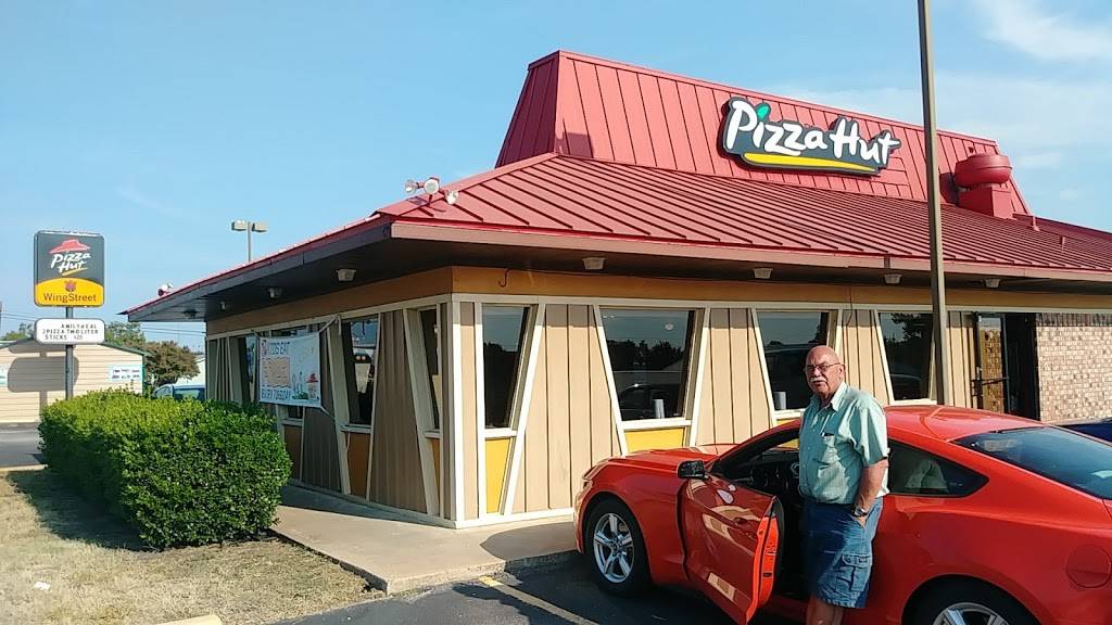 Pizza Hut | restaurant | 308 W Young St, Llano, TX 78643, USA | 3252474032 OR +1 325-247-4032