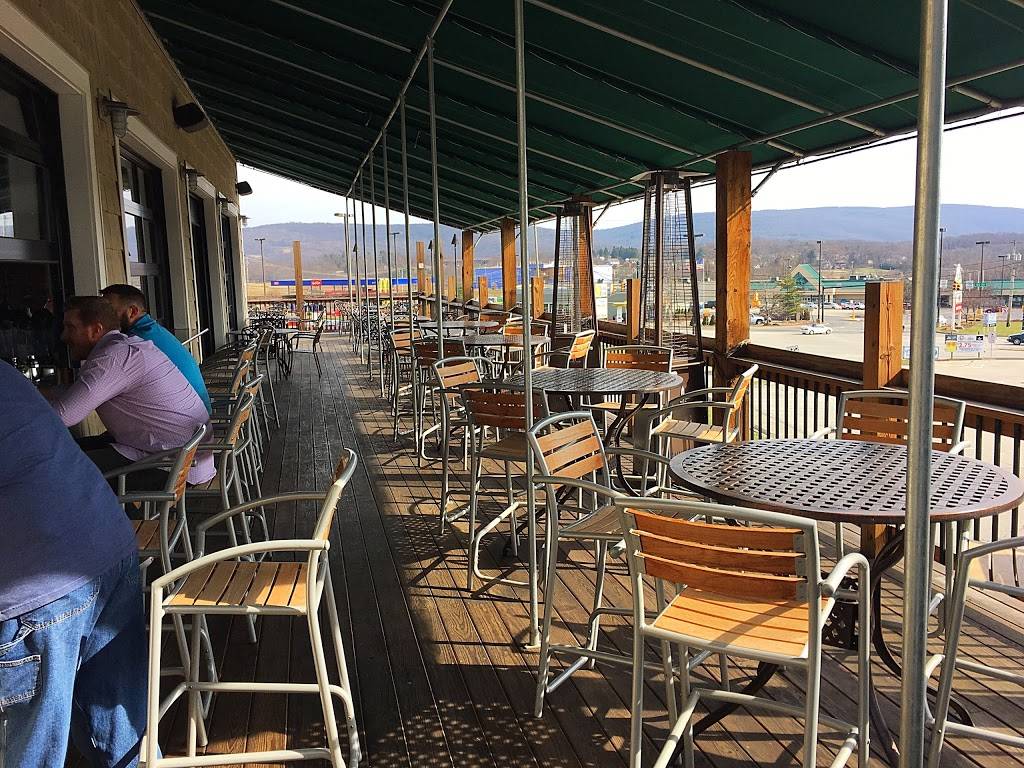 The Pier at Sharkys | restaurant | 3960 US-30, Latrobe, PA 15650, USA | 7245321029 OR +1 724-532-1029