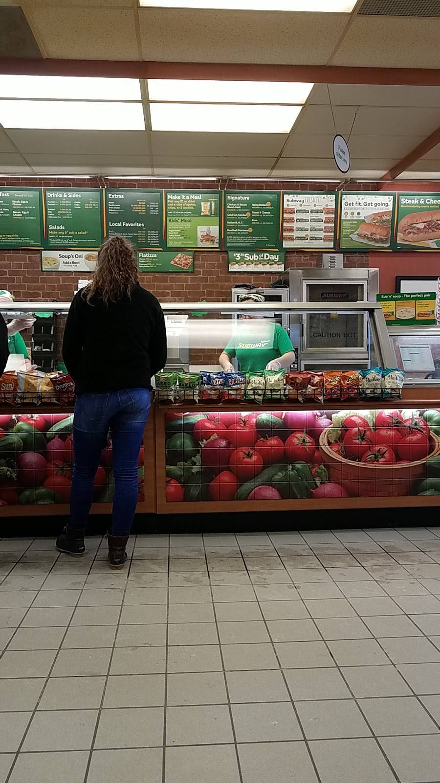 Subway | restaurant | 605 16th Ave SE, Dyersville, IA 52040, USA | 5638756060 OR +1 563-875-6060